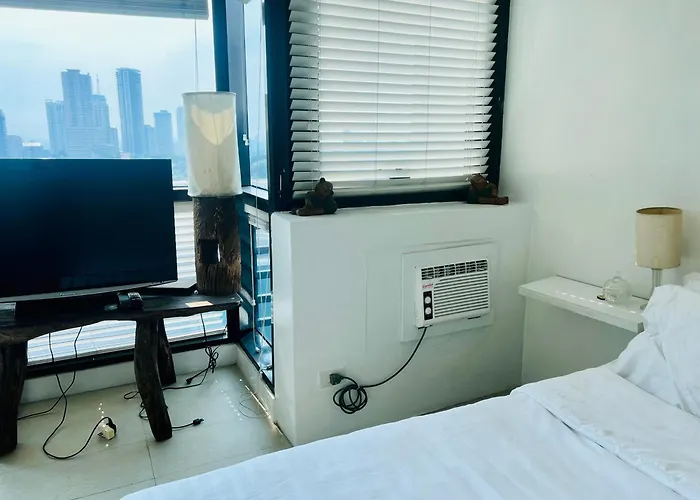 Spacious 1Br Steps To Megamall Ortigas City View